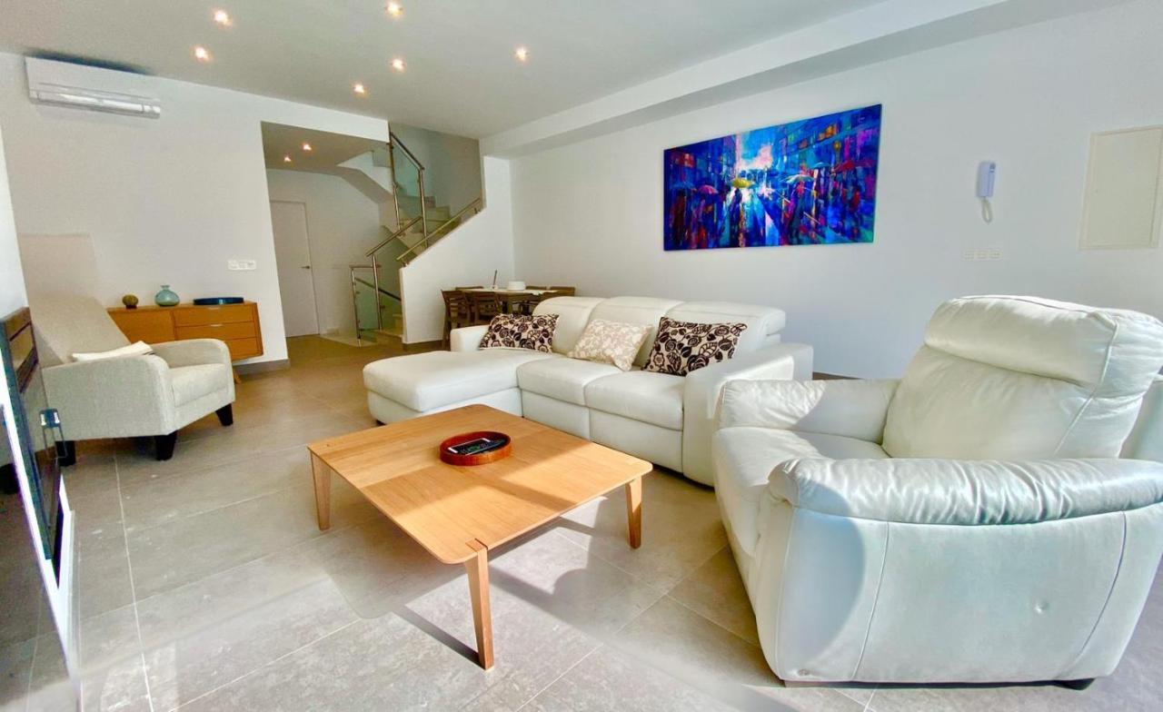 Chalet Con Piscina Privada En La Urb. De Puerto Rey Los Amarguillos Kültér fotó