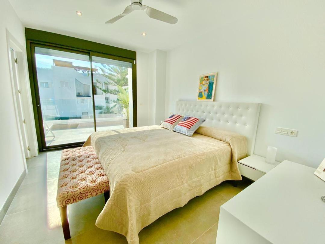 Chalet Con Piscina Privada En La Urb. De Puerto Rey Los Amarguillos Kültér fotó