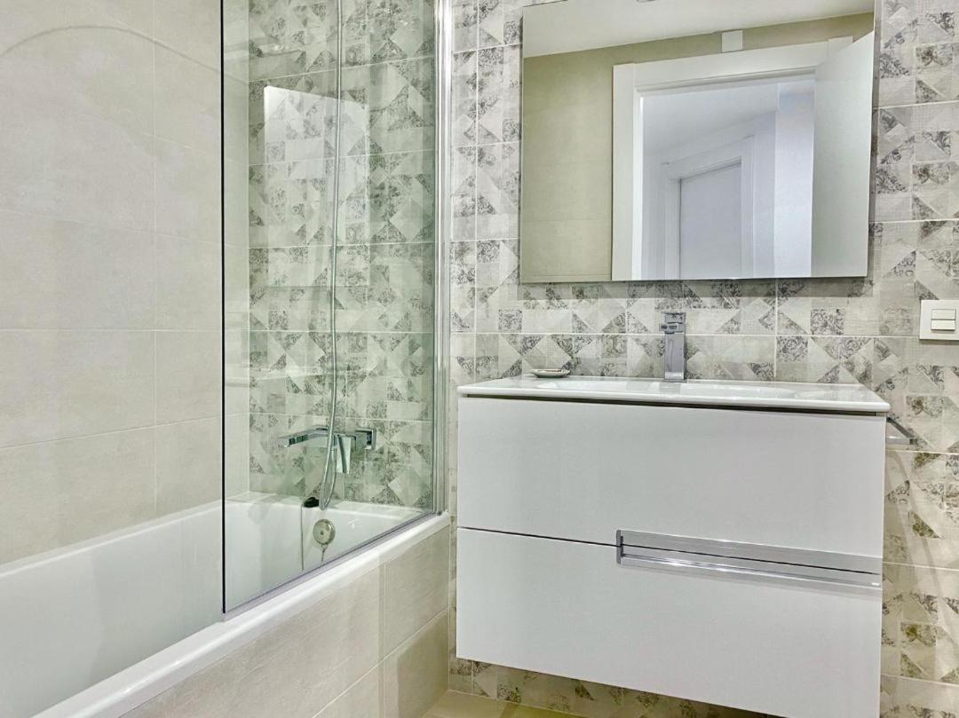 Chalet Con Piscina Privada En La Urb. De Puerto Rey Los Amarguillos Kültér fotó